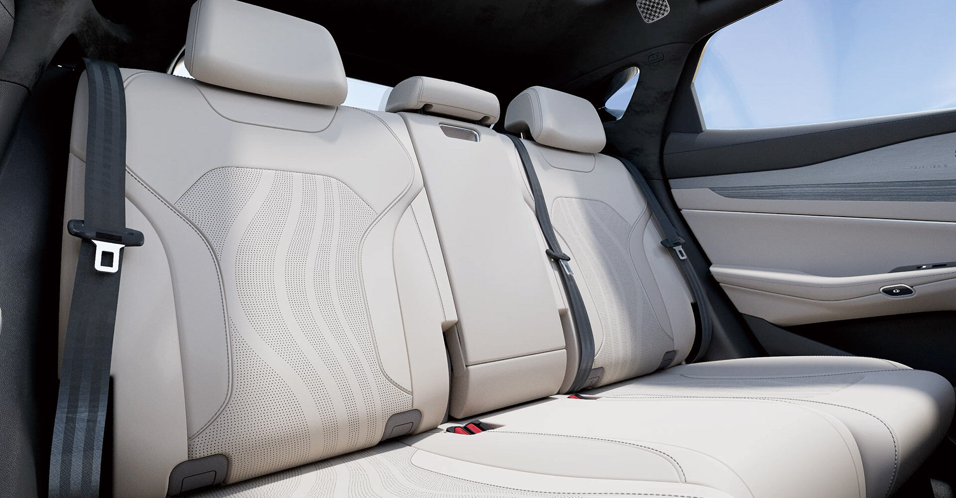 百万级沉浸奢享豪华内饰